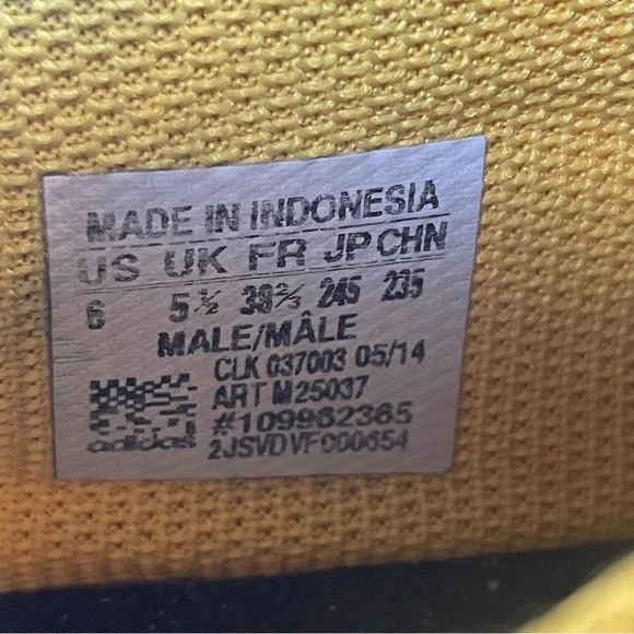 Adidas F5 indoor soccer shoes. Male size 6. Pre-owned. See photos for wear. - Picture 7 of 12